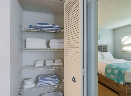 The Elite: Beds - 1: Baths - 1: SqFt Range - 750 to 750