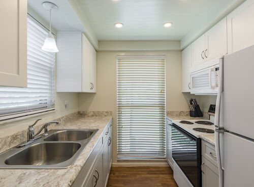 The Elite: Beds - 1: Baths - 1: SqFt Range - 750 to 750