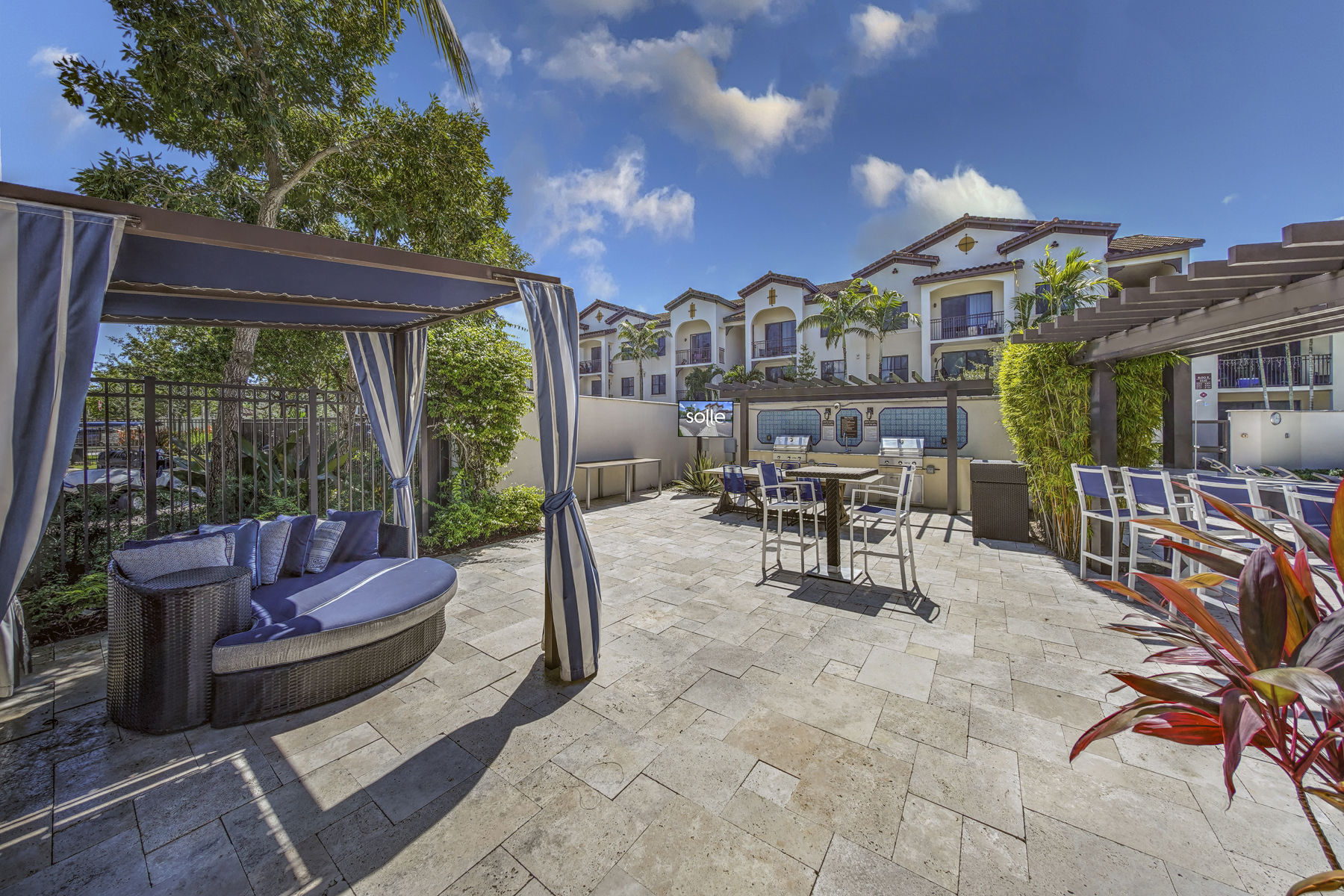 Solle Davie Luxury Apartments Image 51