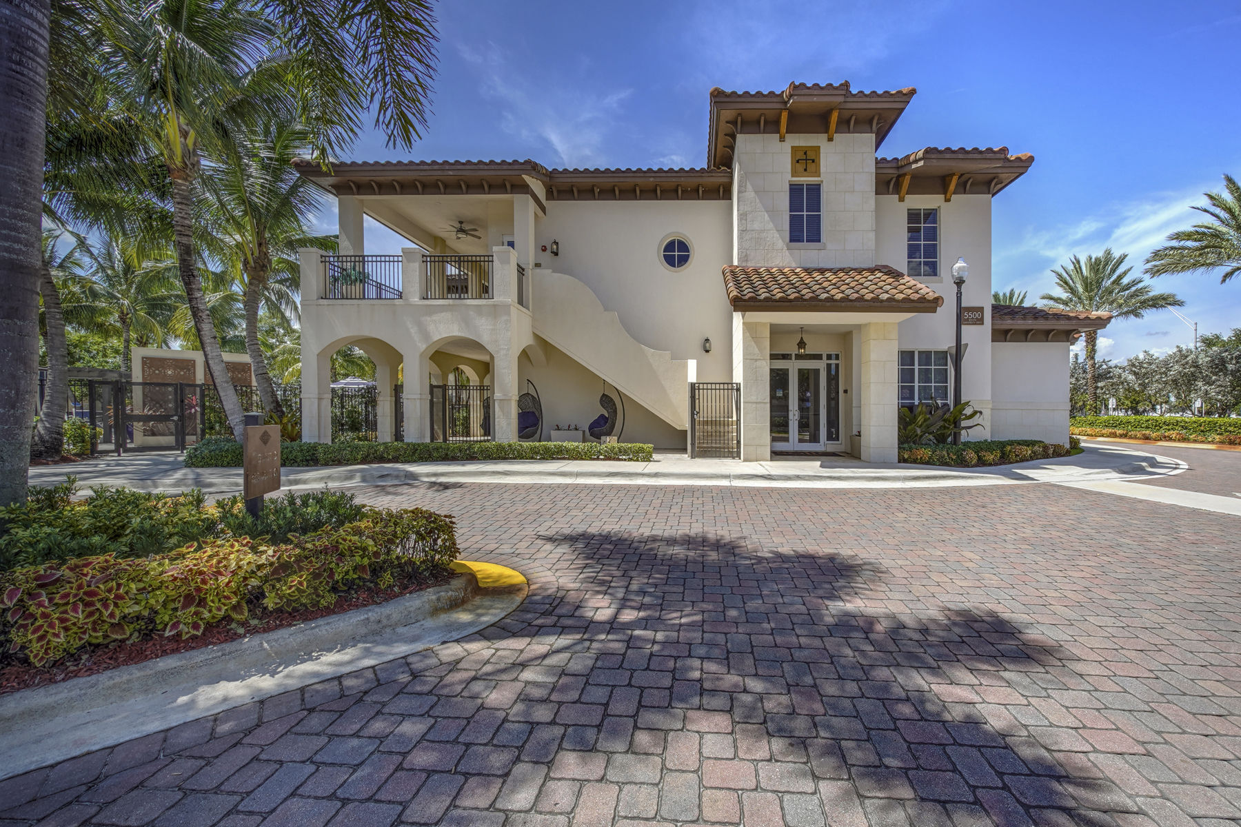 Solle Davie Luxury Apartments Image 56