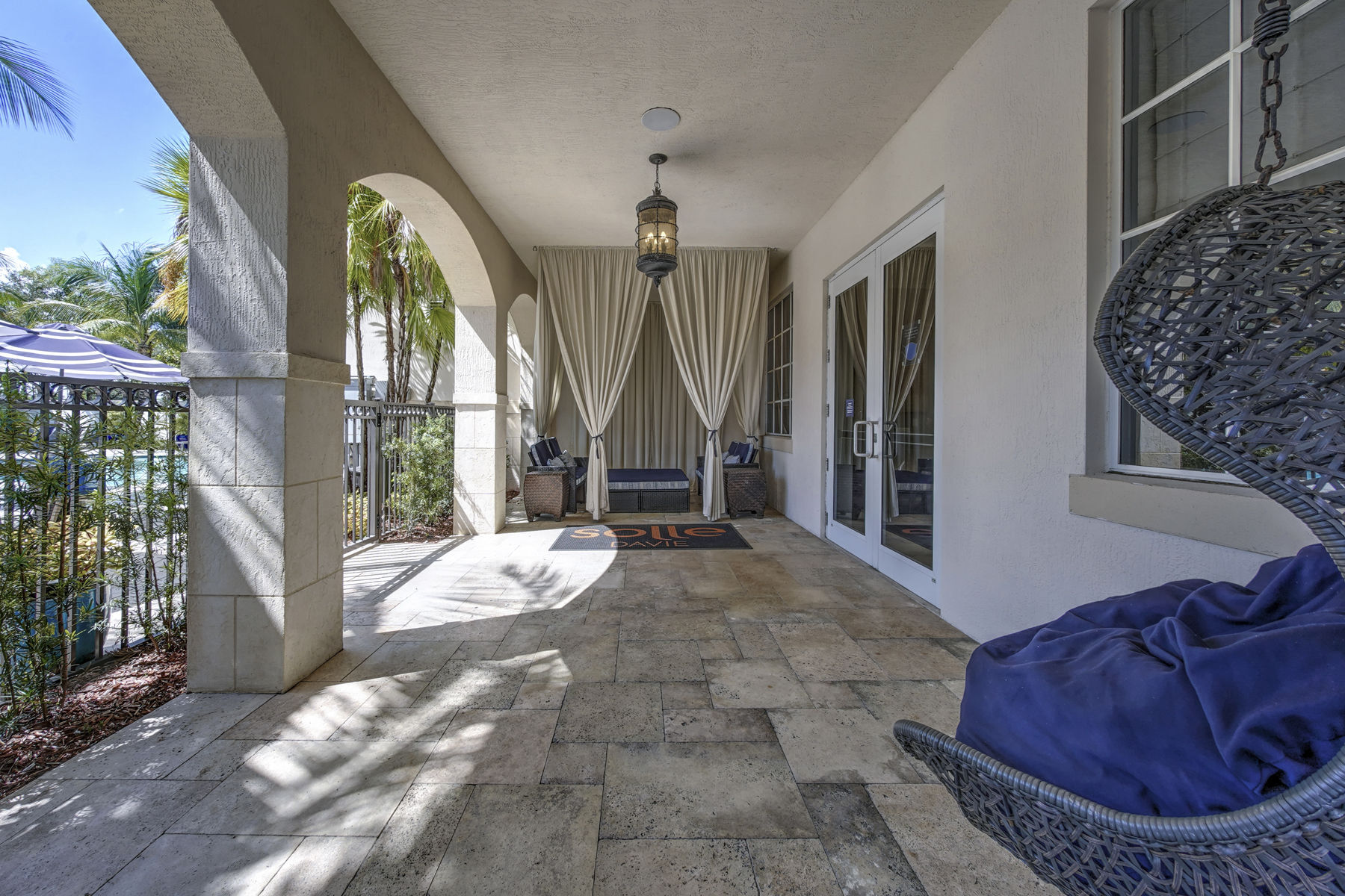 Solle Davie Luxury Apartments Image 48