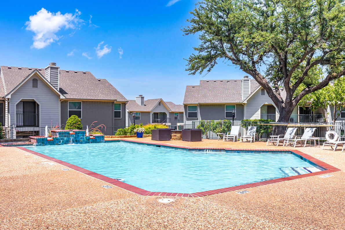 Fieldcrest Apartments pool - Carrollton, TX