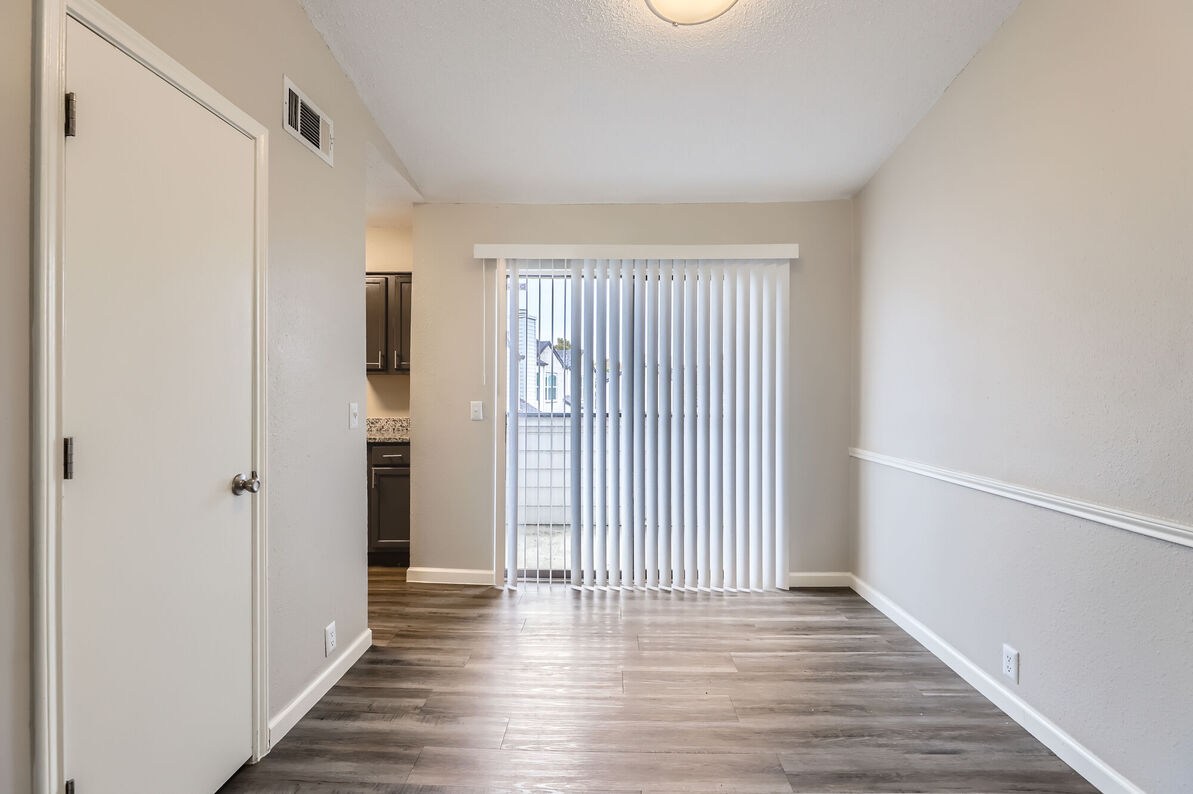 The Tallows Apartments dining room - Carrollton, TX