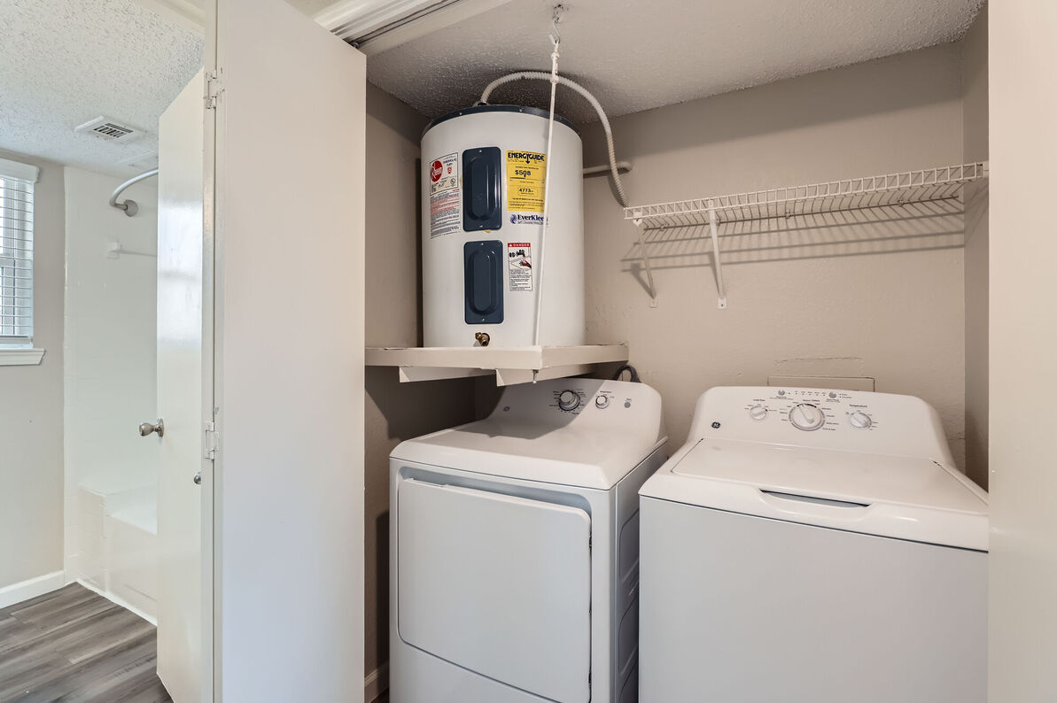 The Tallows Apartments laundry area - Carrollton, TX
