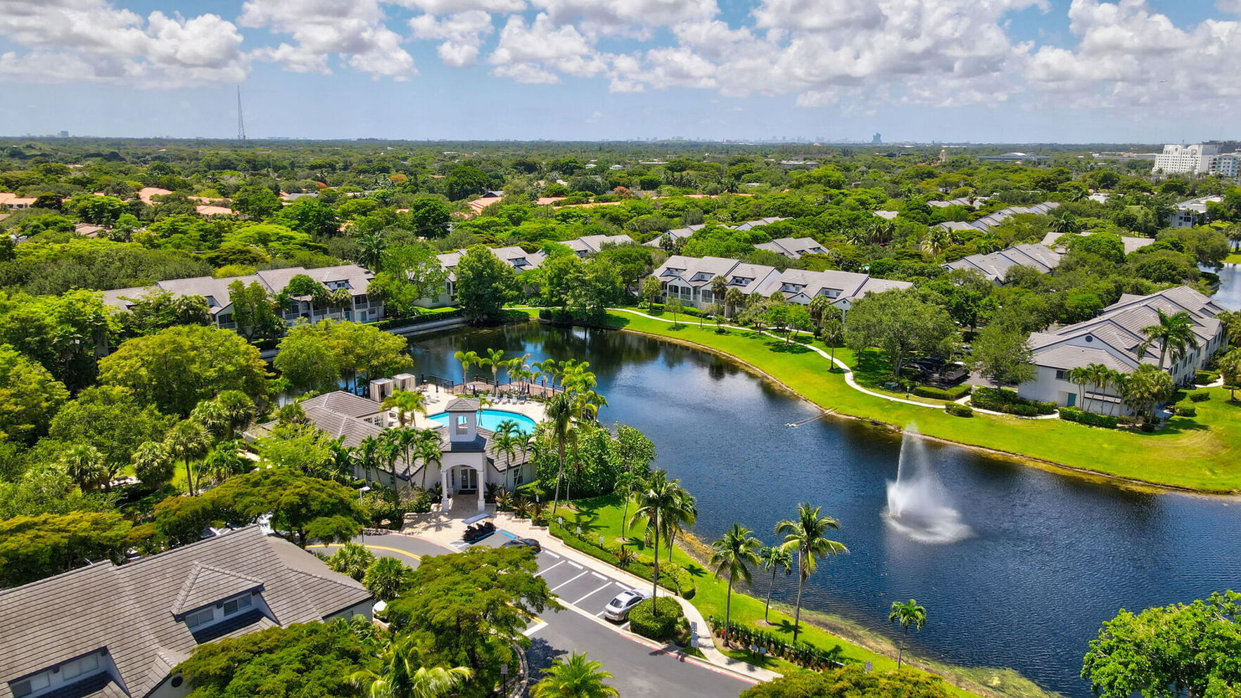 St. Tropez Townhomes & Villas community photo - Plantation, FL