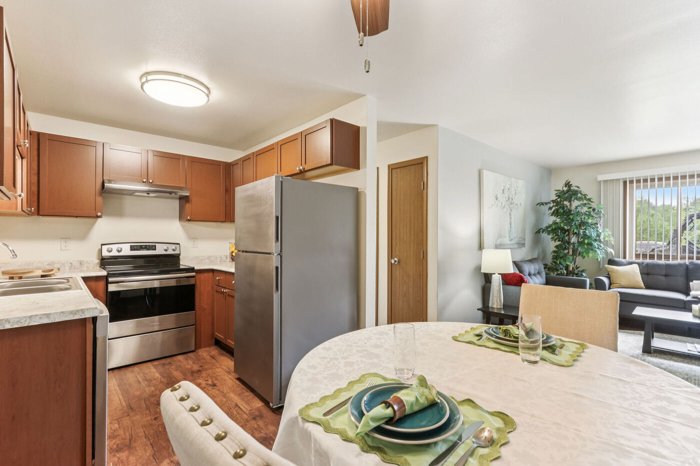 WOODFIELD HEIGHTS APARTMENTS