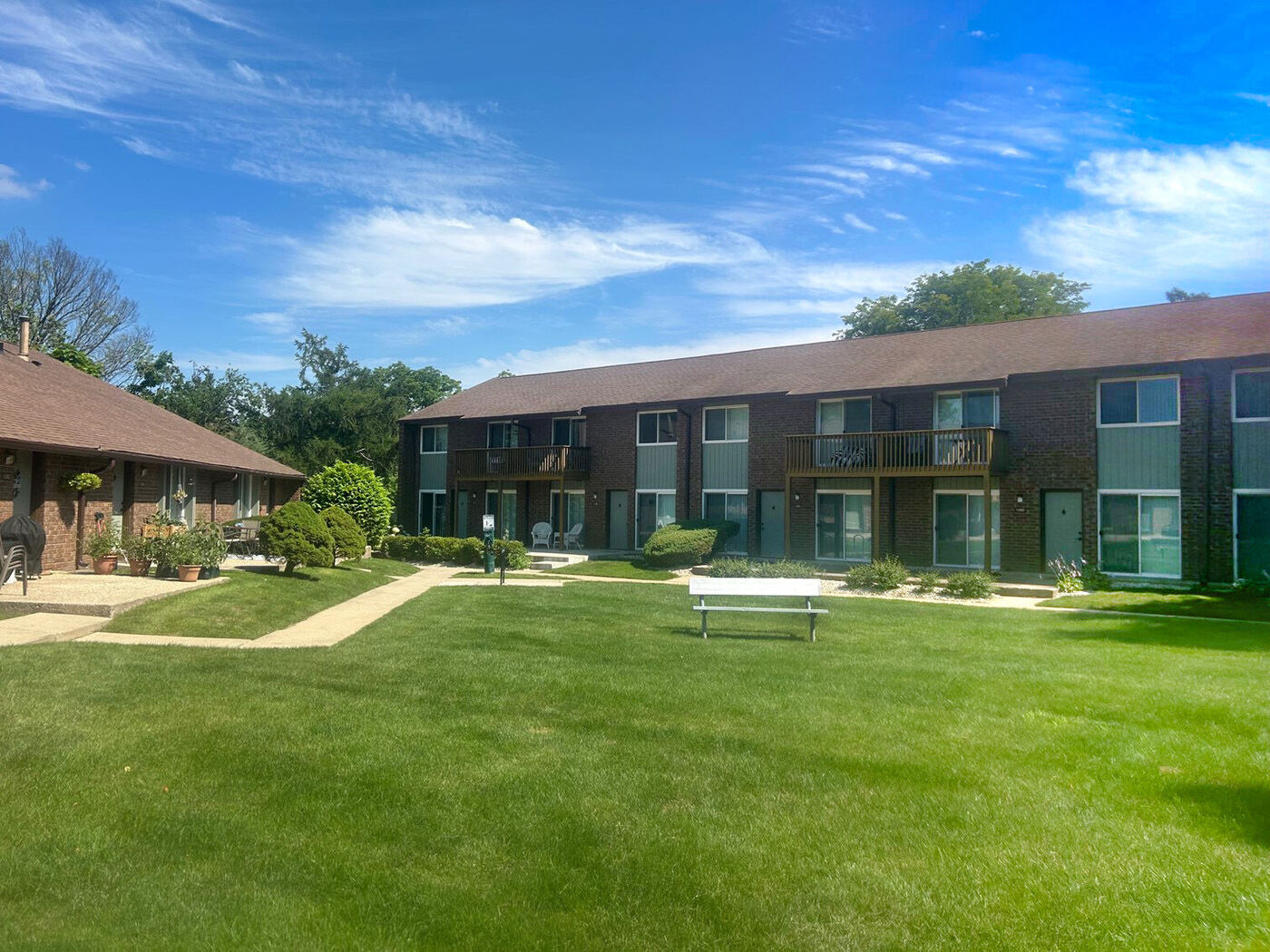 CRYSTAL LAKE APARTMENTS