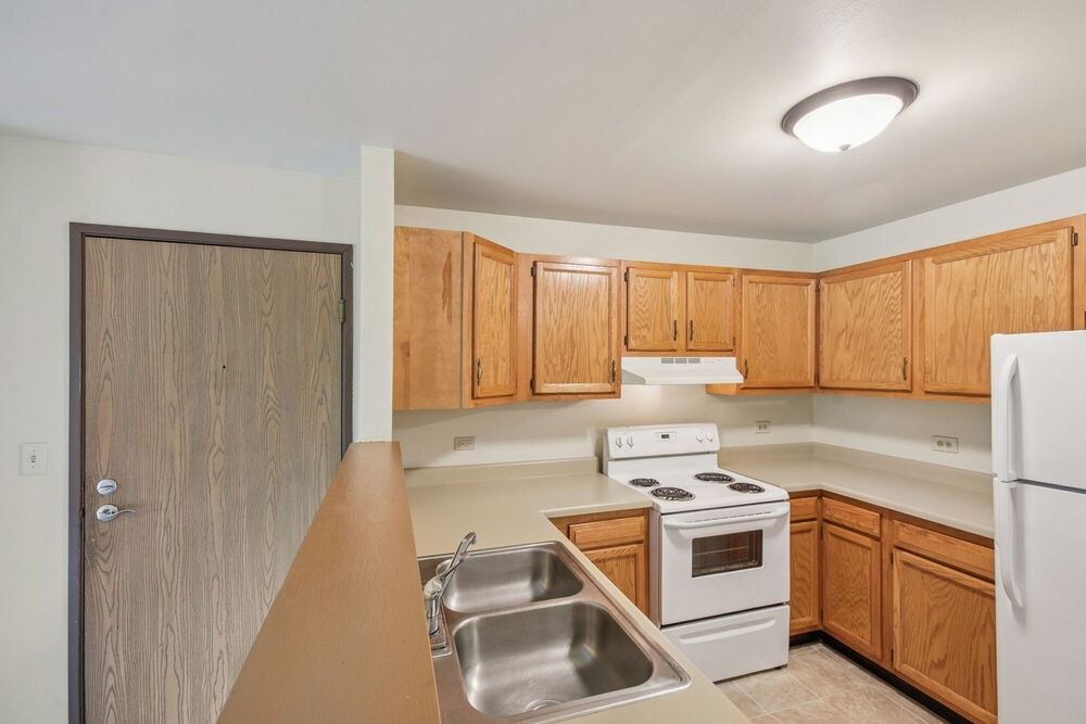 MAPLE LEAF APARTMENTS