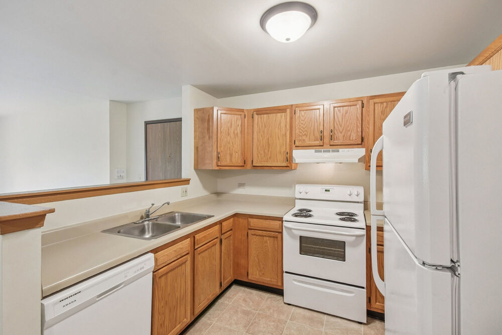 MAPLE LEAF APARTMENTS