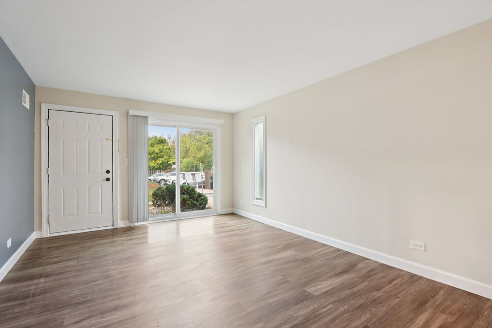 CRYSTAL LAKE APARTMENTS