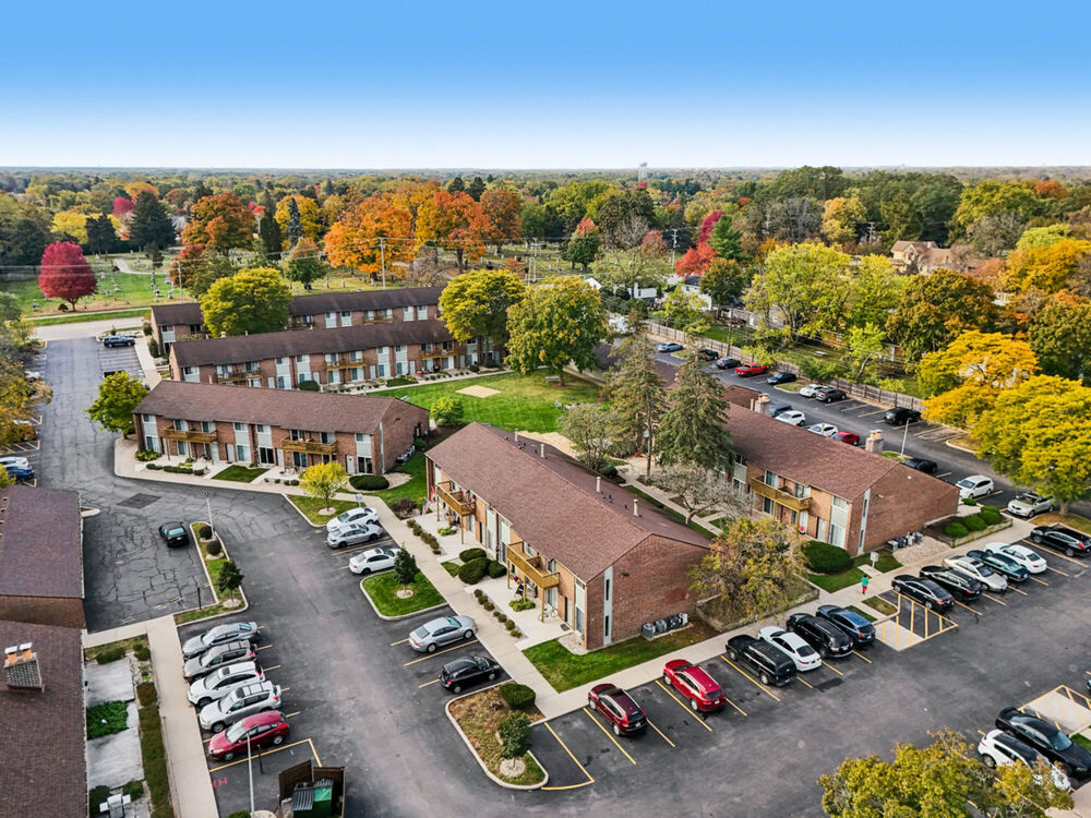 CRYSTAL LAKE APARTMENTS