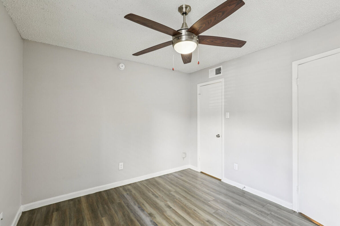 Claro Court Apartments ceiling fan detail - Dallas, TX