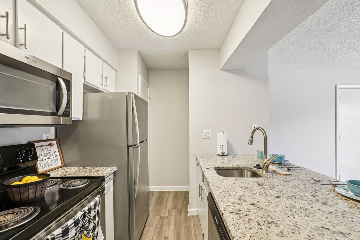 Claro Court Apartments kitchen interior - Dallas, TX