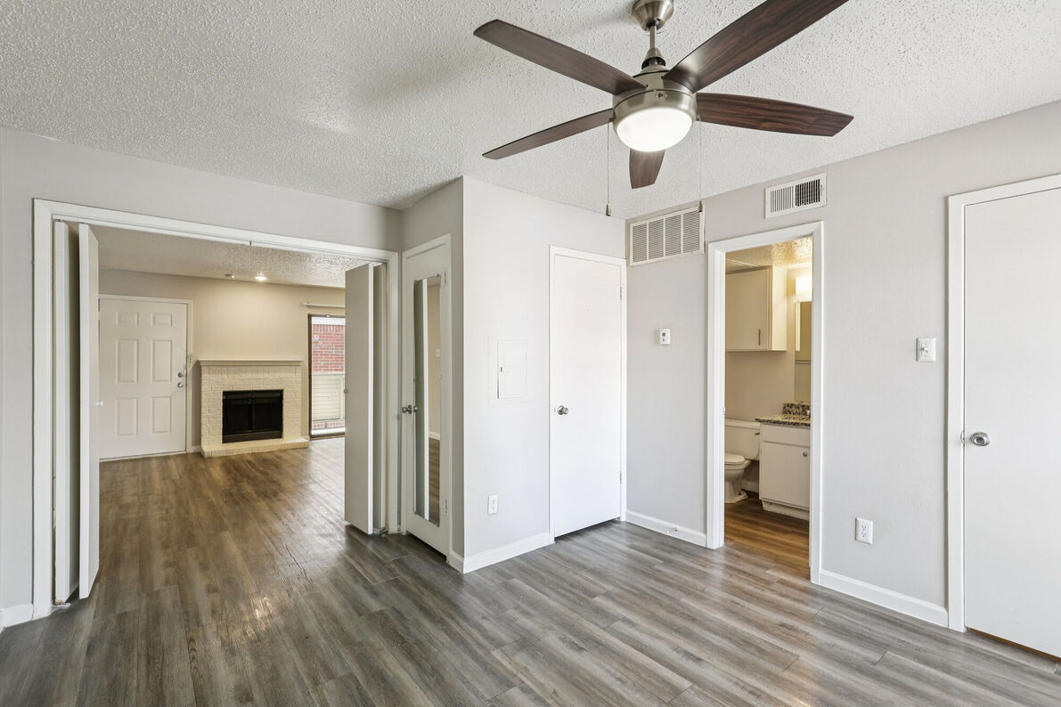 Claro Court Apartments bedroom - Dallas, TX