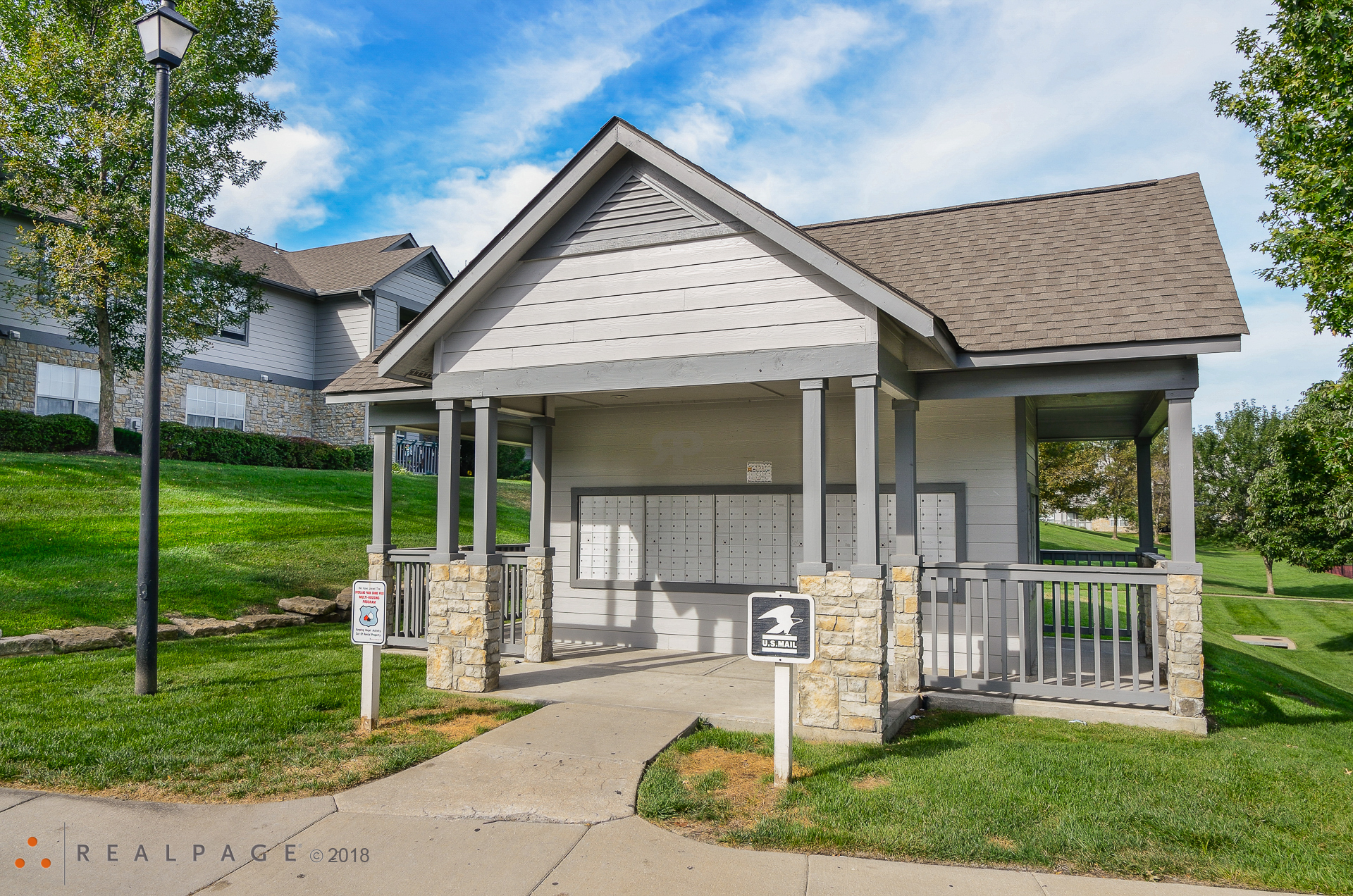 Sandstone Creek Luxury Apartment Homes - Overland Park, KS Apartments for rent