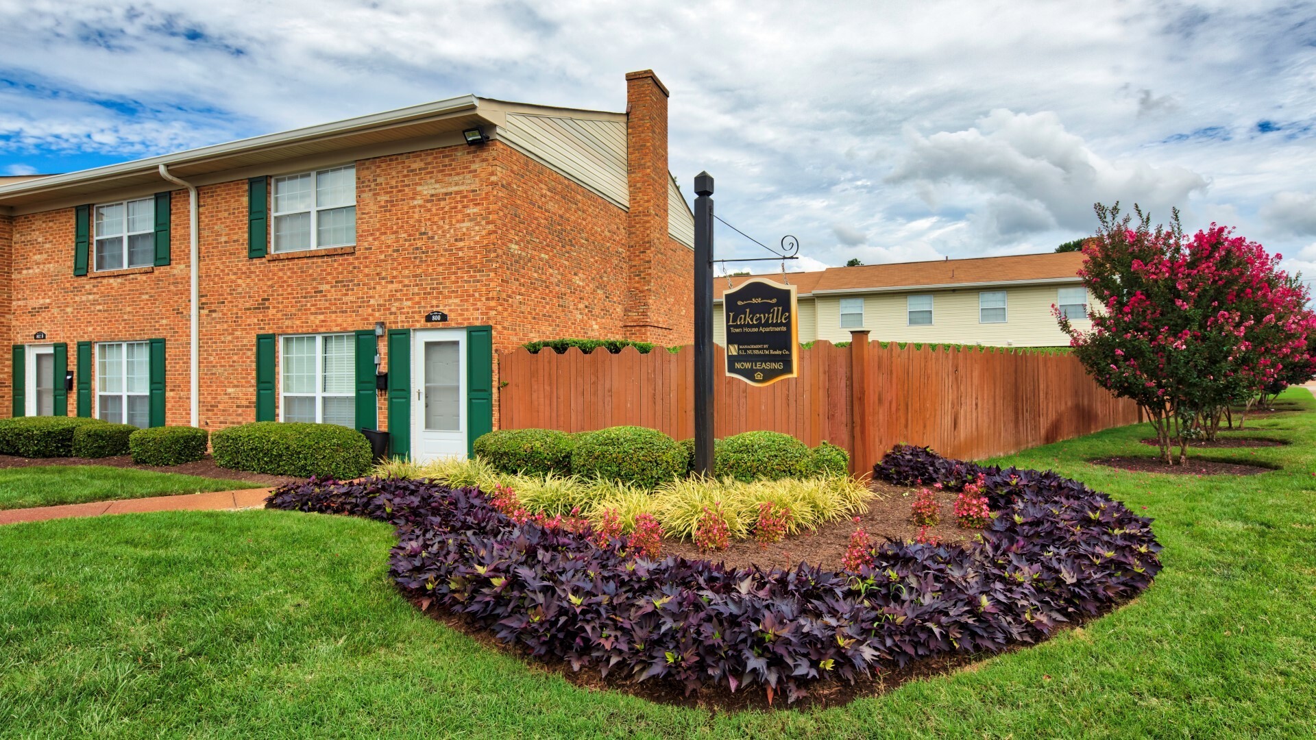 Lakeville Townhome Apartments - Gallery