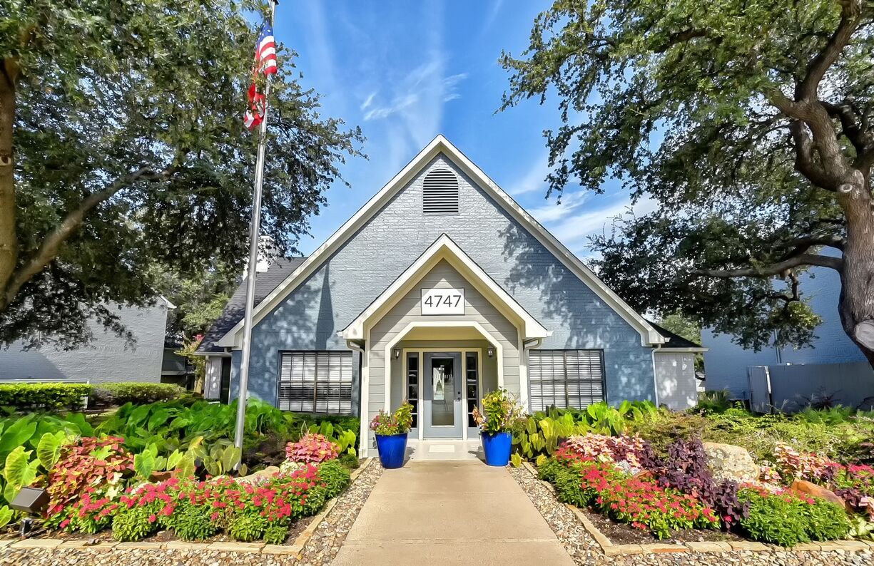 Fieldcrest Apartments community photo - Carrollton, TX