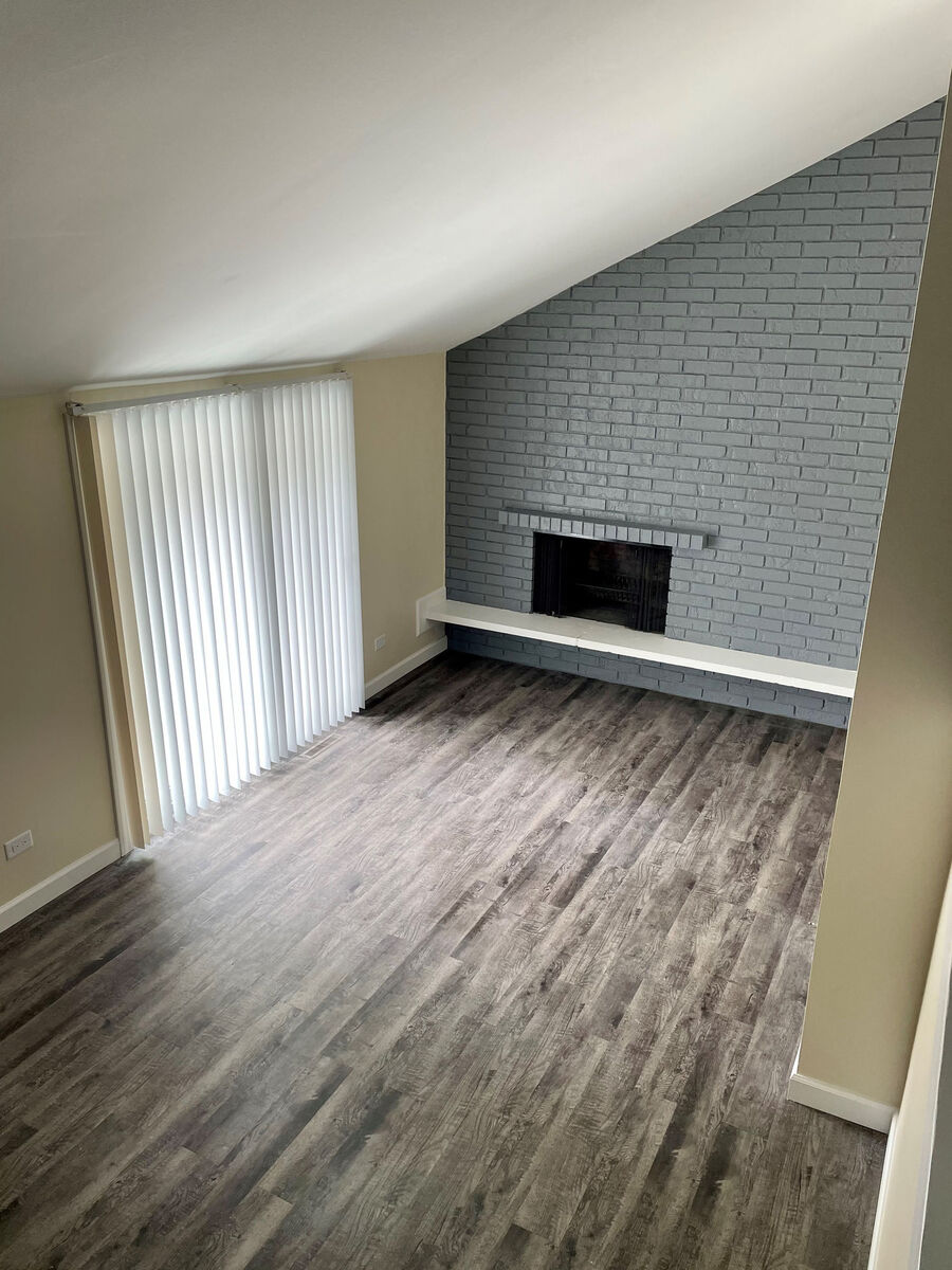 CRYSTAL LAKE APARTMENTS