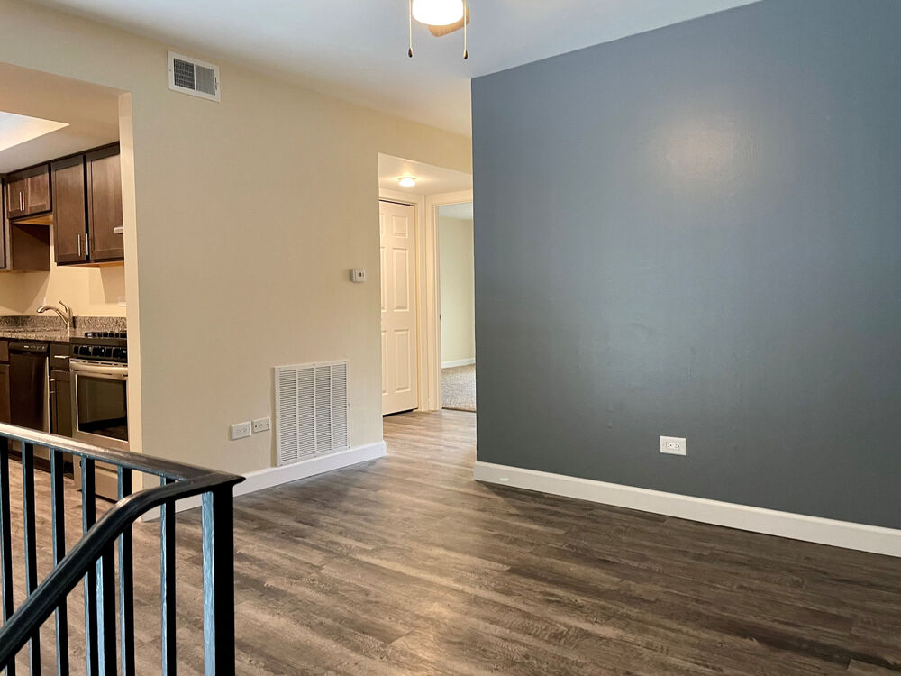 CRYSTAL LAKE APARTMENTS